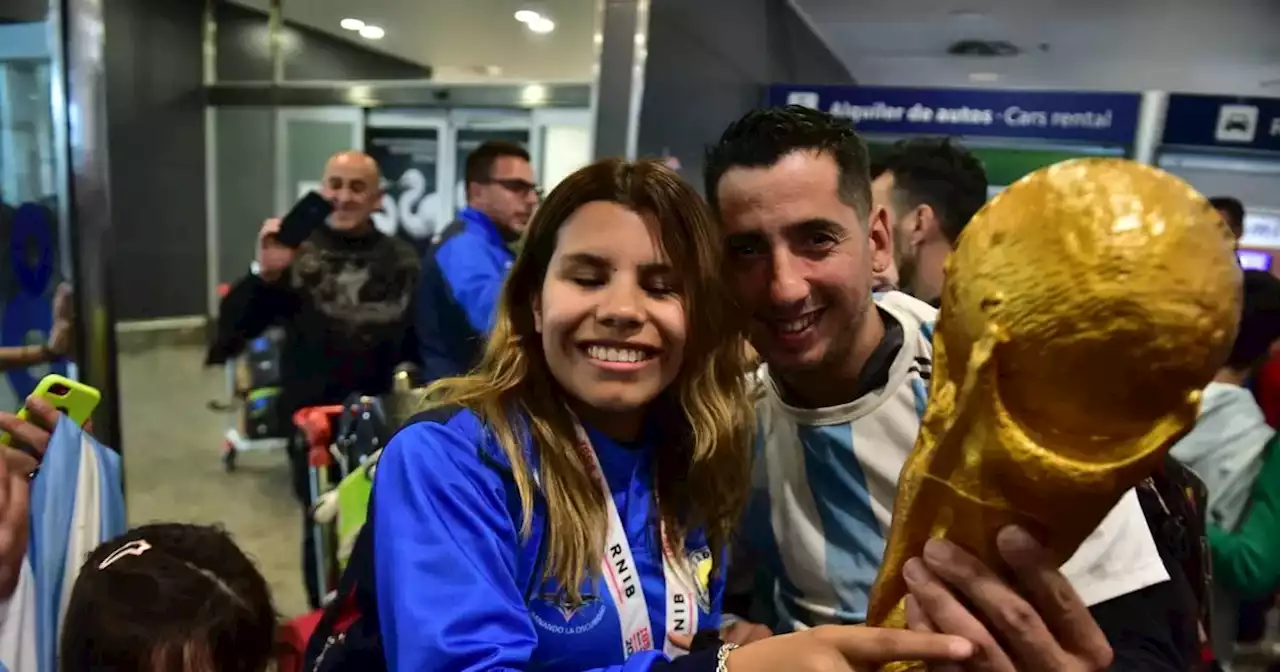 La emocionante llegada de Las Murciélagas a Córdoba: las campeonas del mundo están casa | Mundo D