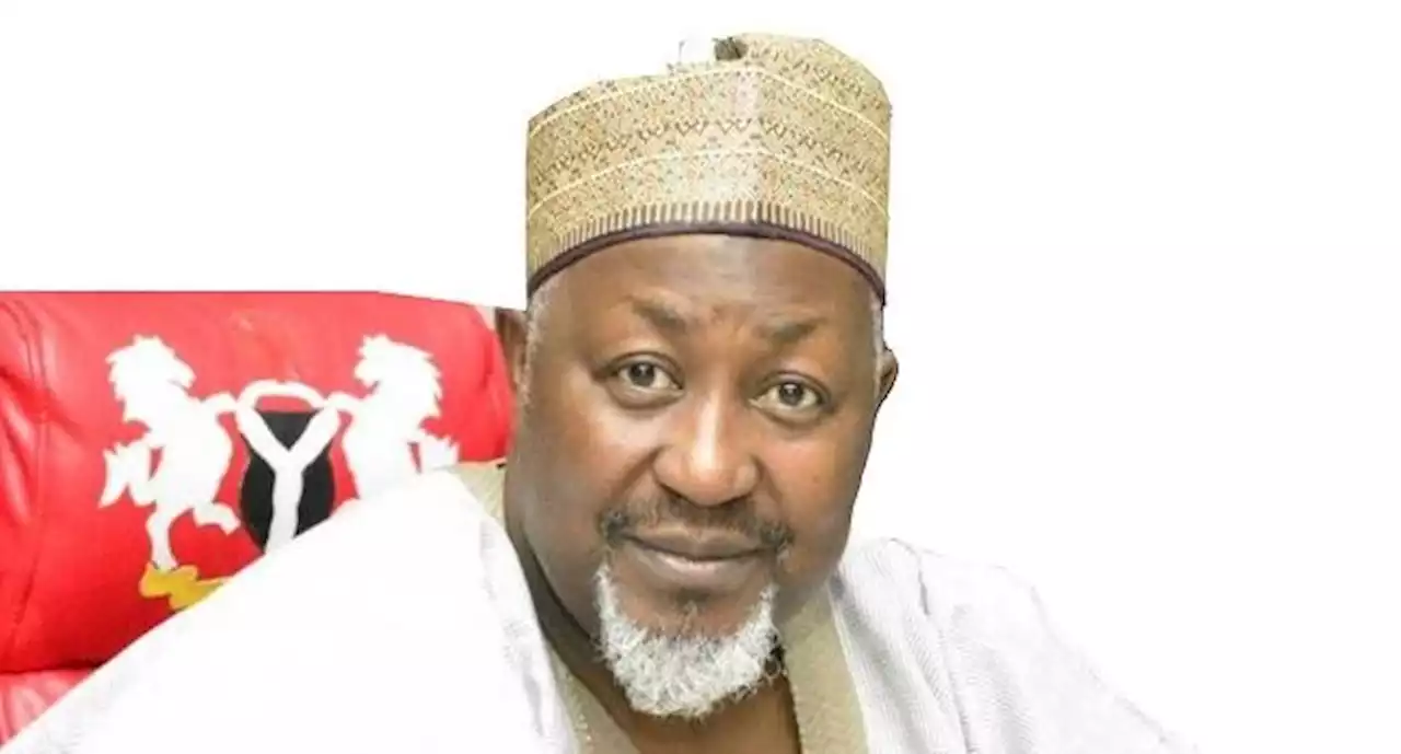 Defence Ministers, Service Chiefs Get One Year To End Insecurity