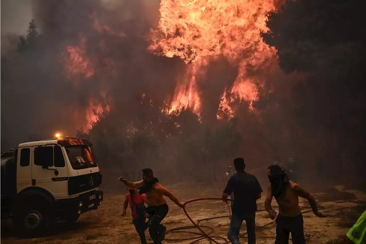 Grèce: Athènes se réveille dans la fumée au cinquième jour de multiples incendies