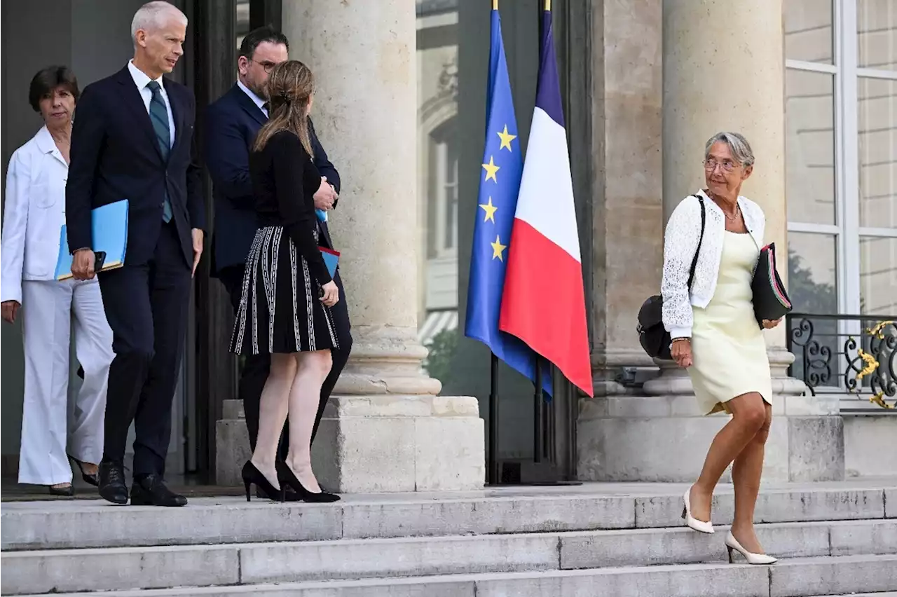 Pour sa rentrée, Macron met l'accent sur l'école avant de réunir toutes les forces politiques