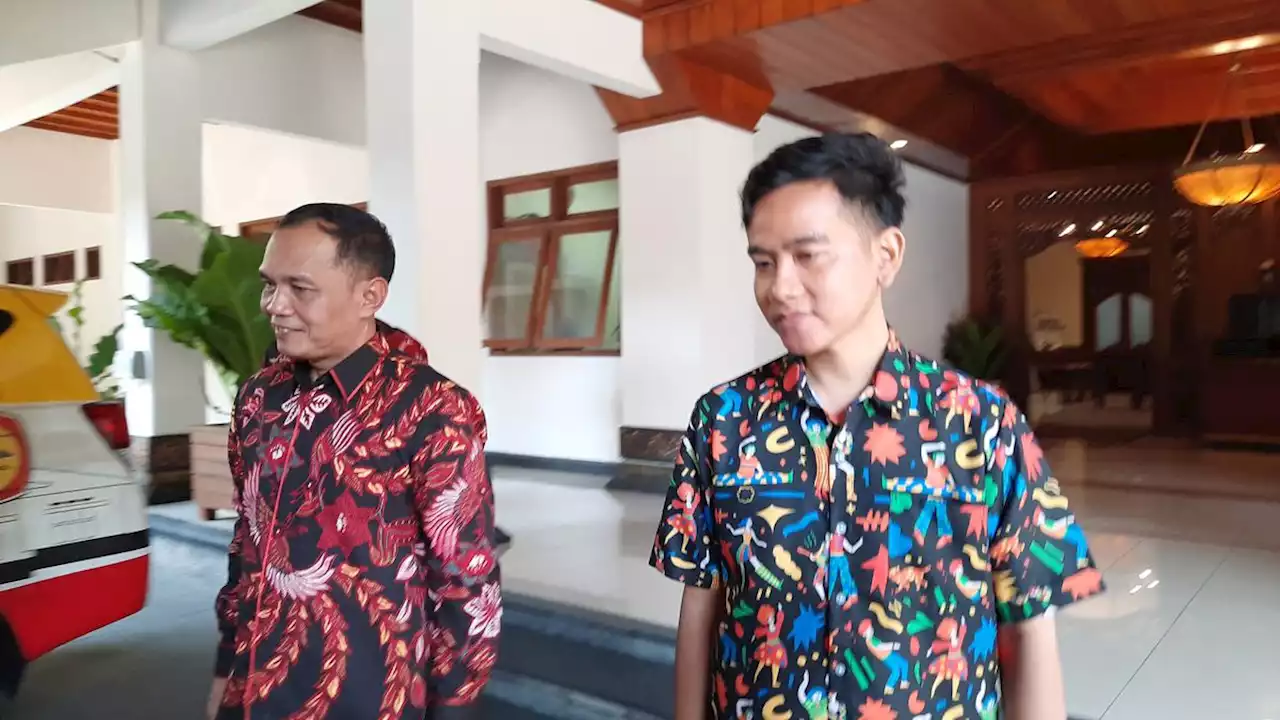 Antisipasi Berulangnya Tragedi Undangan Tak Terkirim, Sekretaris PDIP Jateng Serahkan Langsung kepada Gibran