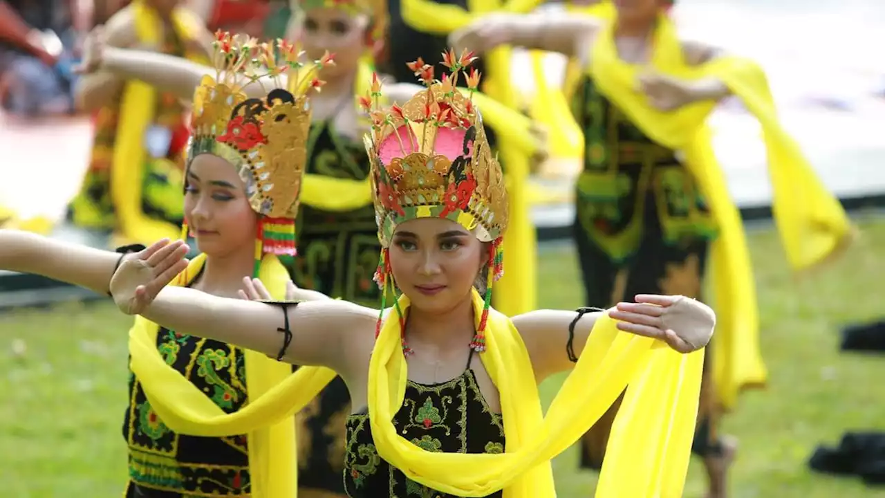 Mengungkap Rahasia dan Filosofi Mahkota Penari Gandrung Banyuwangi