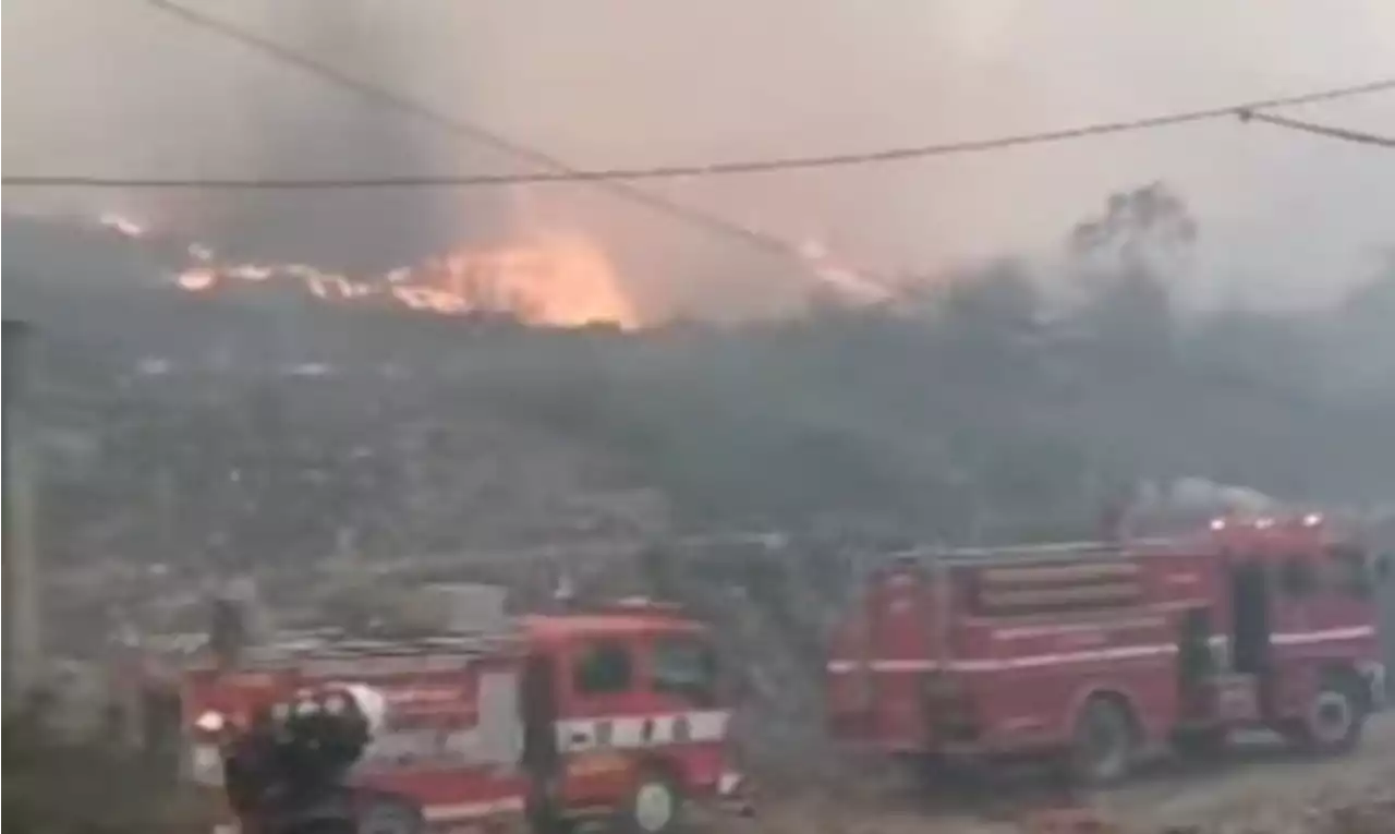 Tiga Armada Damkar Kota Bandung Dikerahkan Padamkan Kebakaran TPA Sarimukti