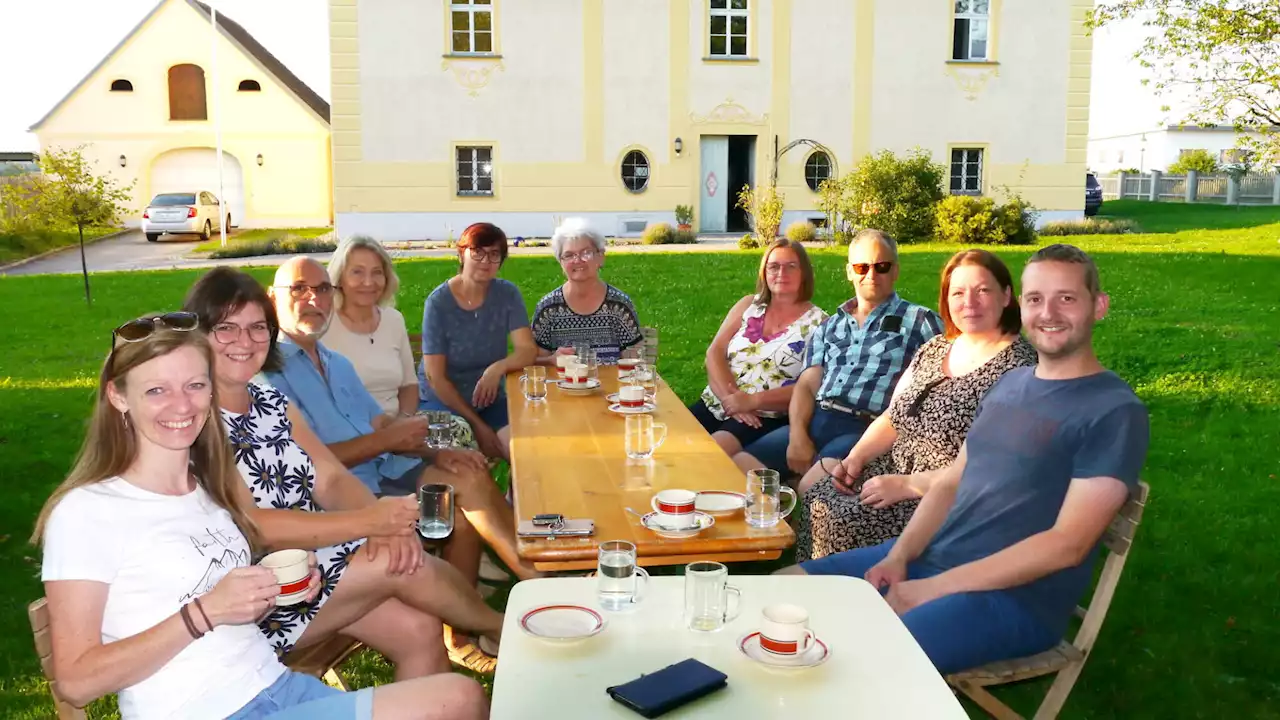 Sommergespräche bei Kaffee und Kuchen