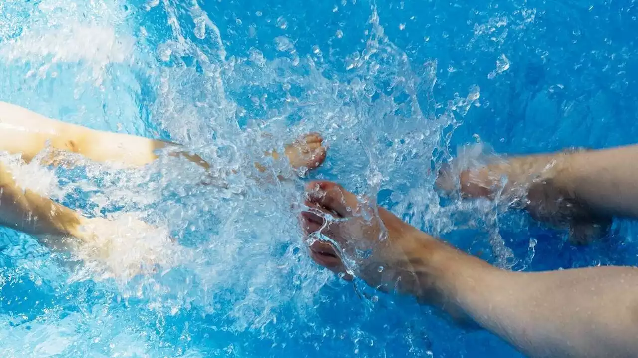 Retrouvée noyée dans une piscine, une fillette réanimée après 45 minutes de massage cardiaque