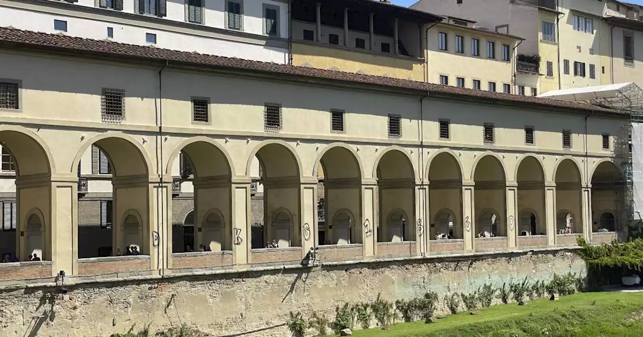 Uffizi director calls for harsh sanctions against vandals who defaced Vasari Corridor columns