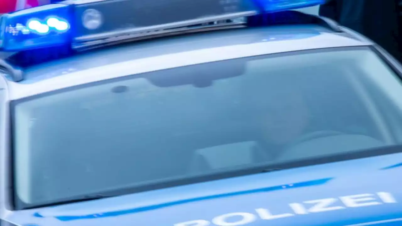 Achtjähriger bei Messerattacke an Schule schwer verletzt