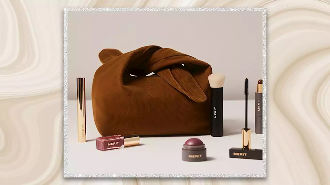 How to Get The Chicest Makeup Bag We’ve Ever Laid Eyes On For Free