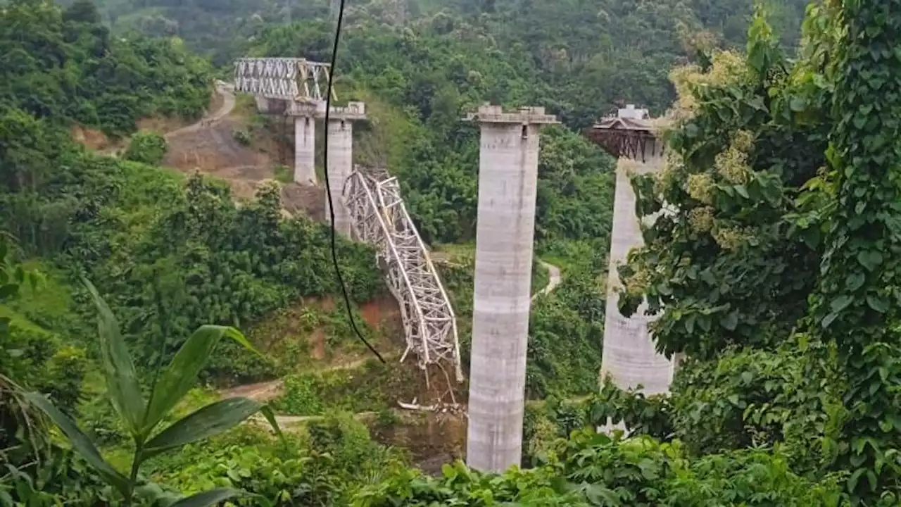 Over two dozen workers killed in Indian railway bridge collapse