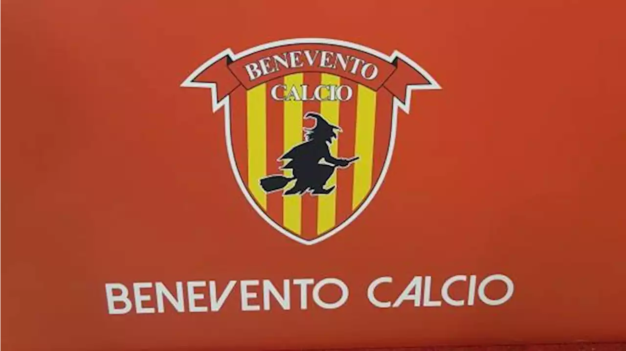 UFFICIALE: Benevento, è addio con l'attaccante Samba: risolto il contratto del 2002