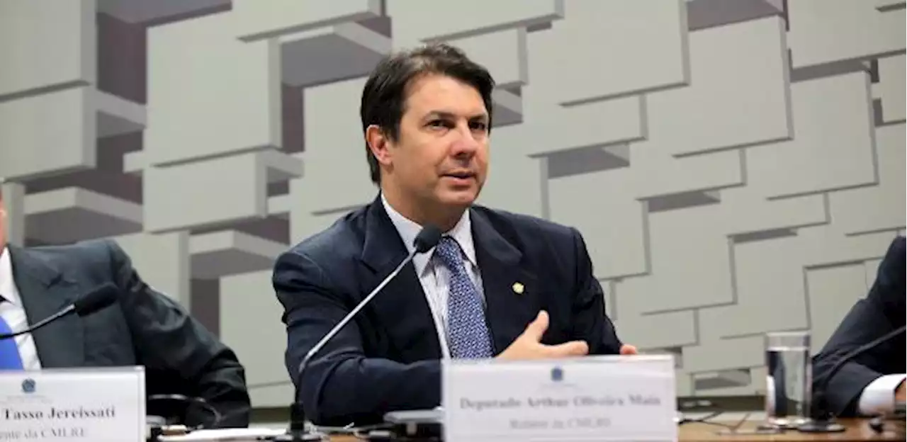 Arthur Maia blinda Bolsonaro e pai de Cid, mas libera quebra de sigilo de Zambelli