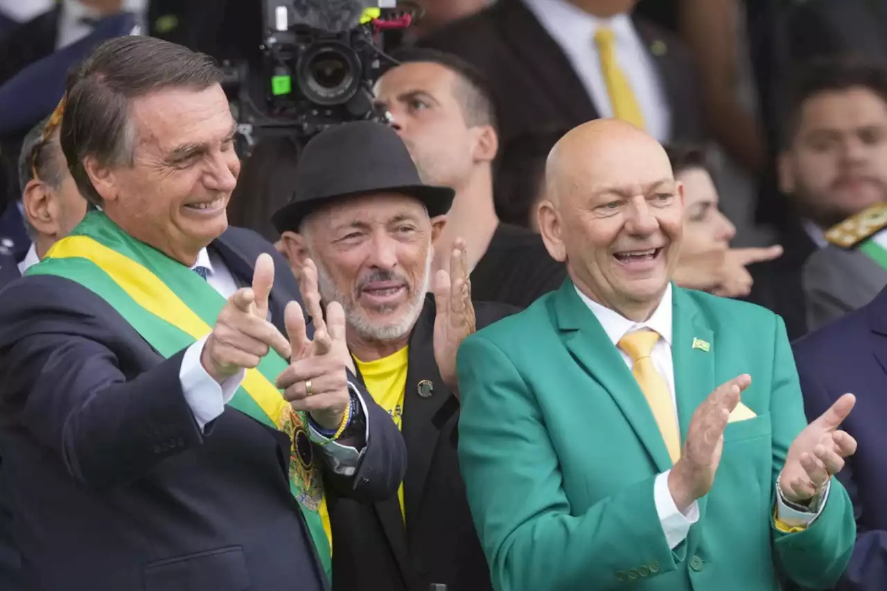 PF intima Bolsonaro a depor em apuração sobre empresários que debateram golpe de Estado