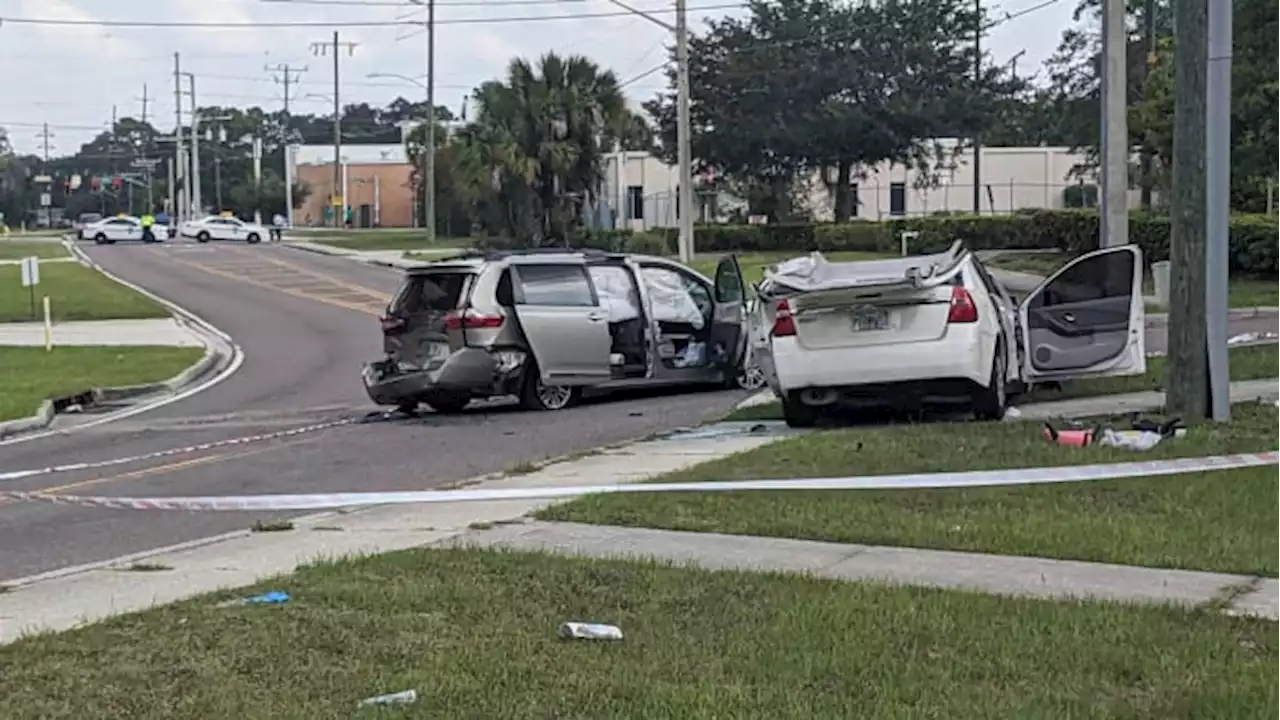 Child among 3 hospitalized in head-on collision in Arlington