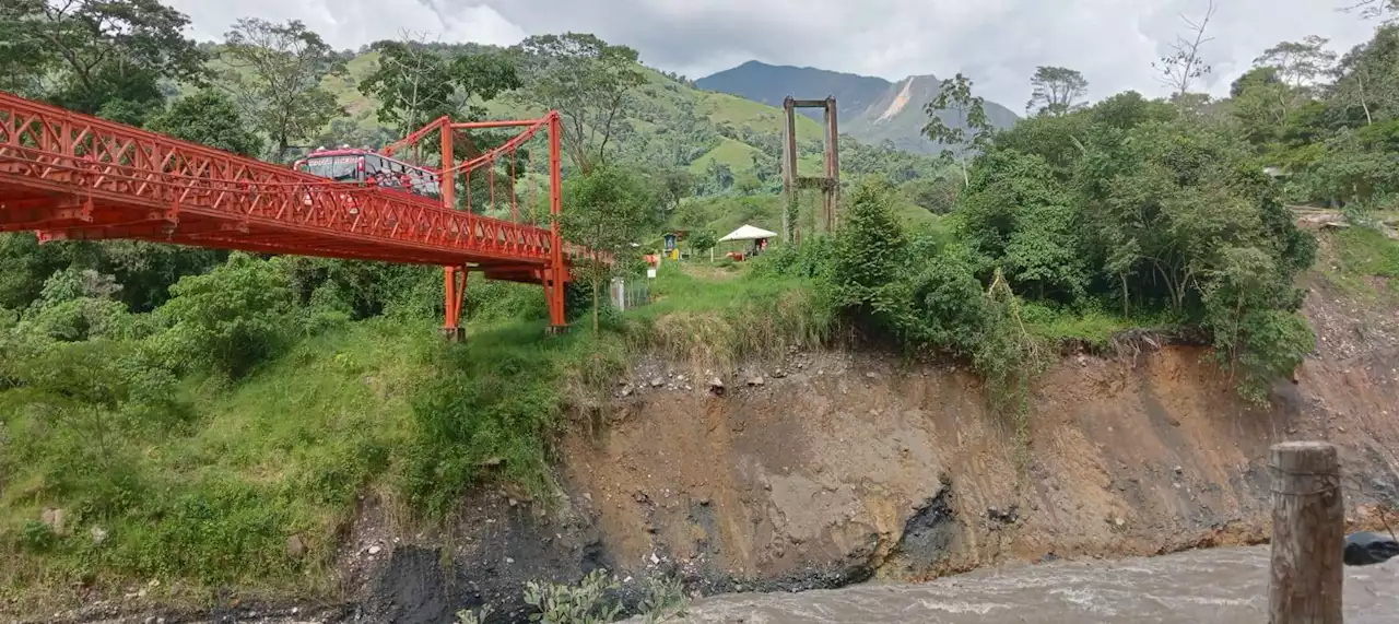 Advierten riesgo de colapso en puente sobre la vía Vado Hondo – Labranzagrande