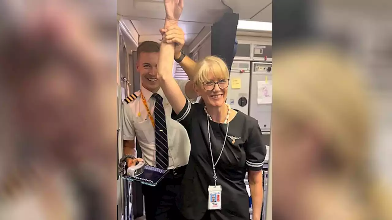 Pilot thanks flight attendant mom in surprise speech on their 1st flight together