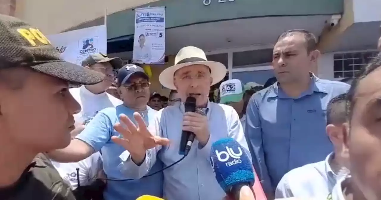 Álvaro Uribe desde Bucaramanga: “Asfixiar las buenas EPS equivale a expropiarlas'