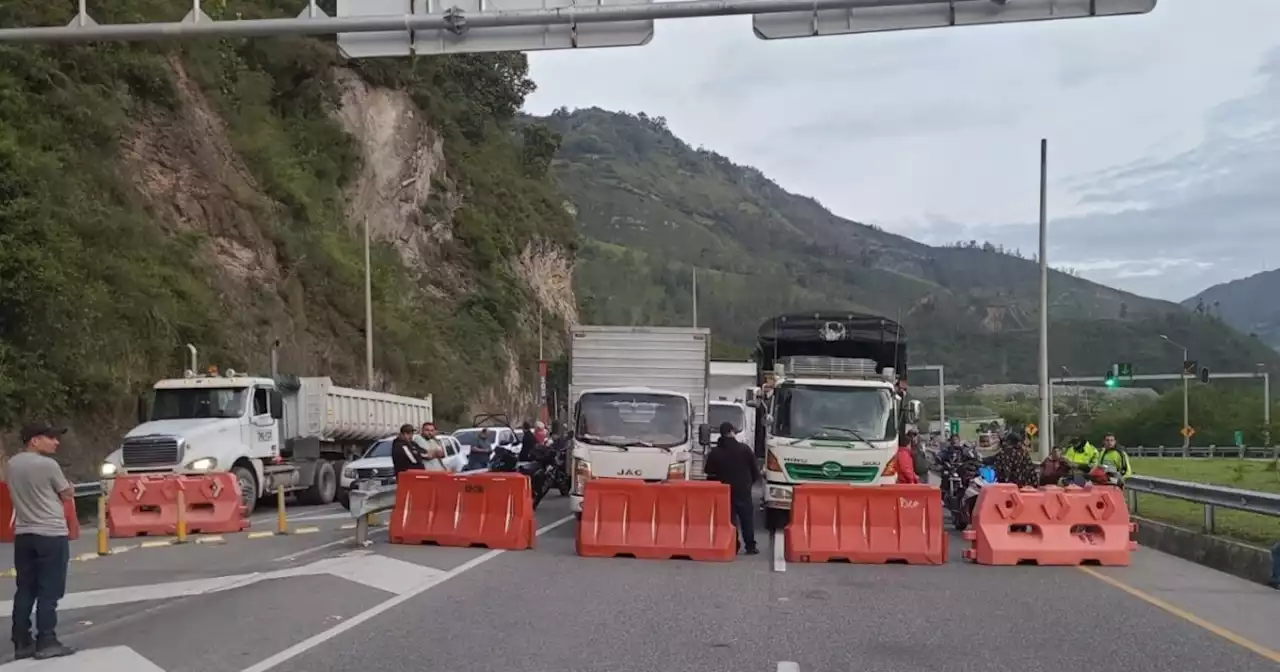 Se levantan los bloqueos en vía Bogotá-Villavicencio y se habilita paso de vehículos de carga