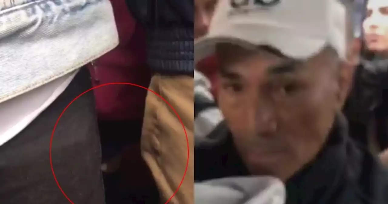 Video: graban hombre tocando a joven en bus de Transmilenio; la comunidad lo capturó