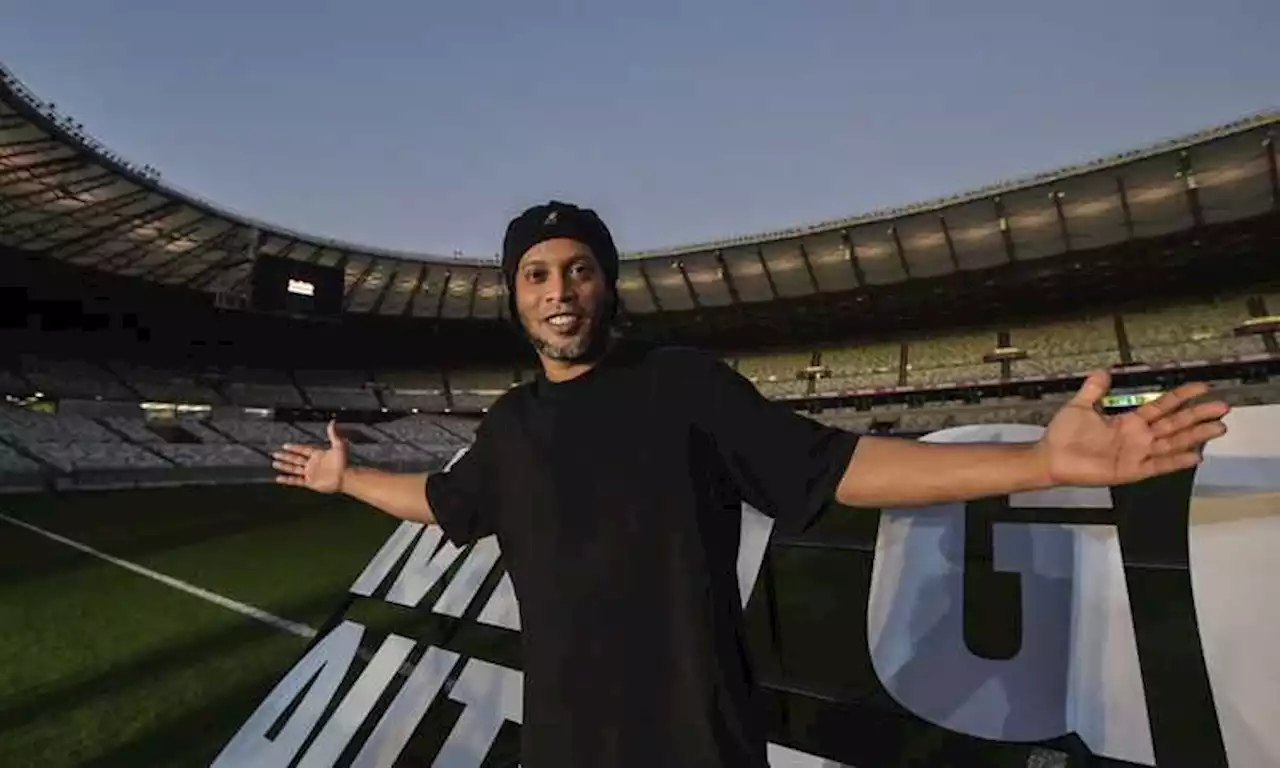 Nuovi guai per Ronaldinho: accusato di truffa, deve comparire in Parlamento e rischia la prigione