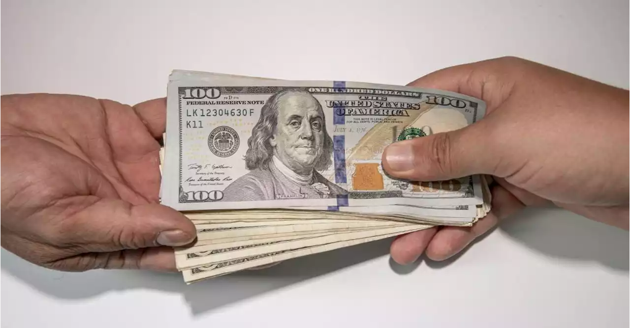 El precio del dólar terminó por debajo de los $4.100, con una caída de más de $30