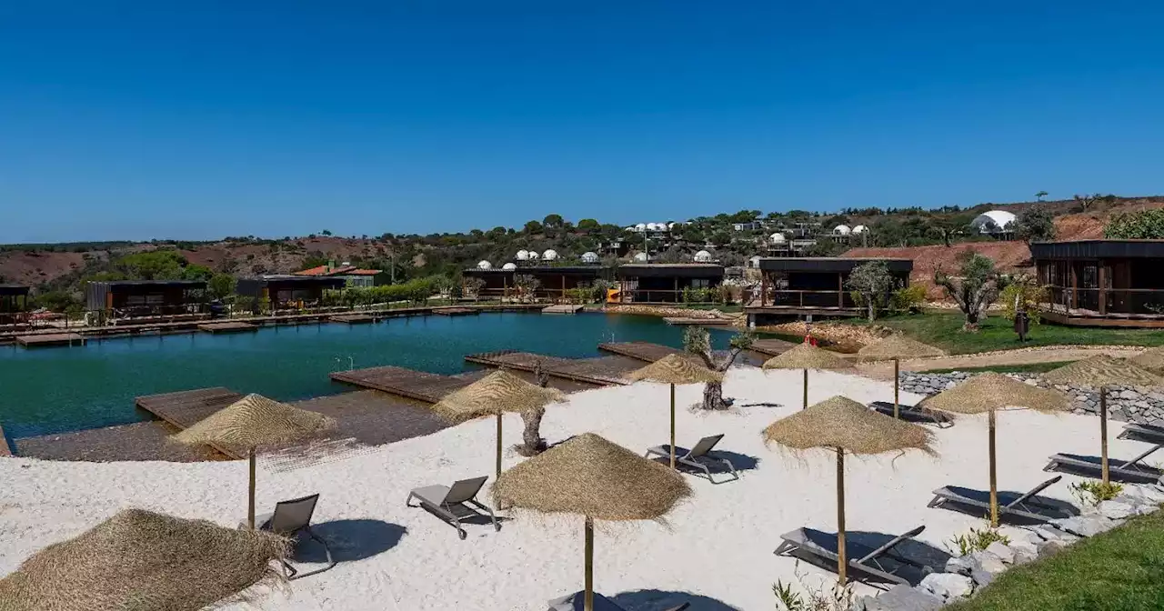 Com praia exclusiva, casas sustentáveis são novidade de verão em glamping resort da costa alentejana