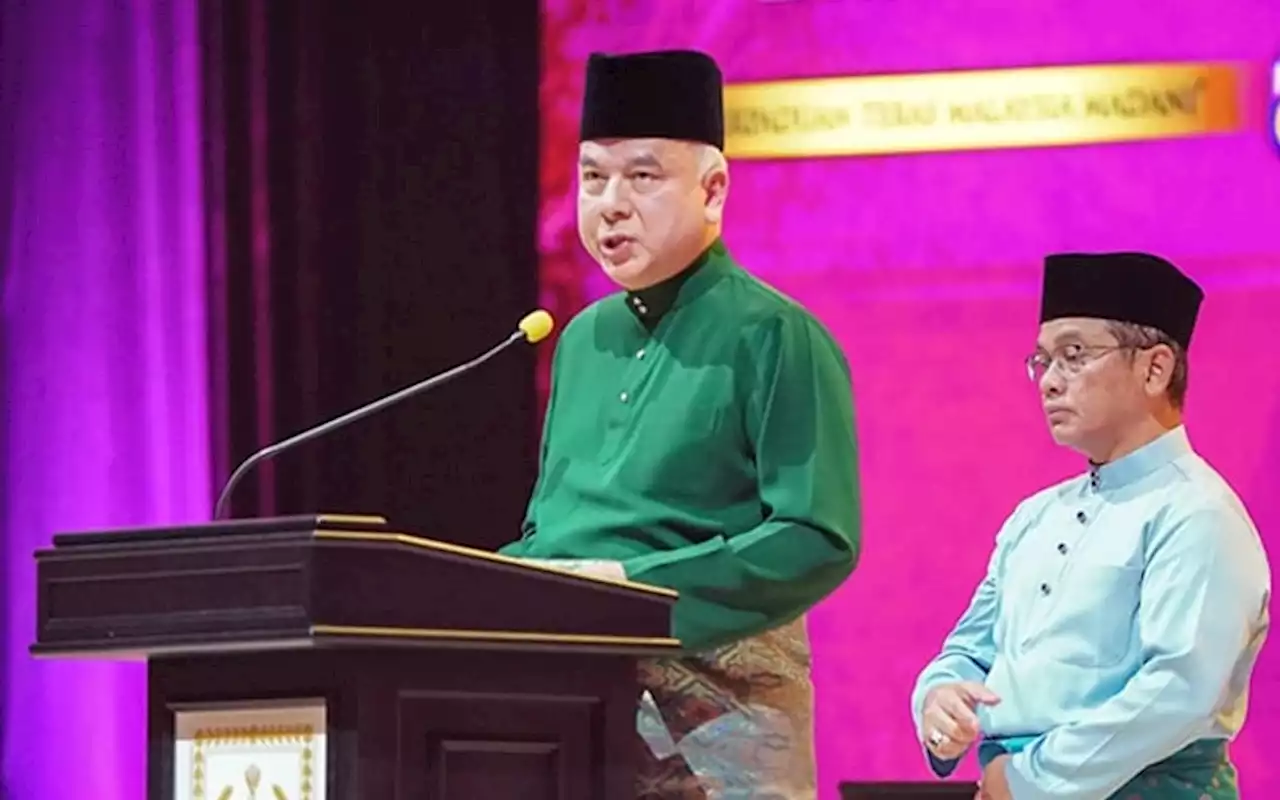 Slander, hatred threatening ummah’s unity, warns Sultan Nazrin