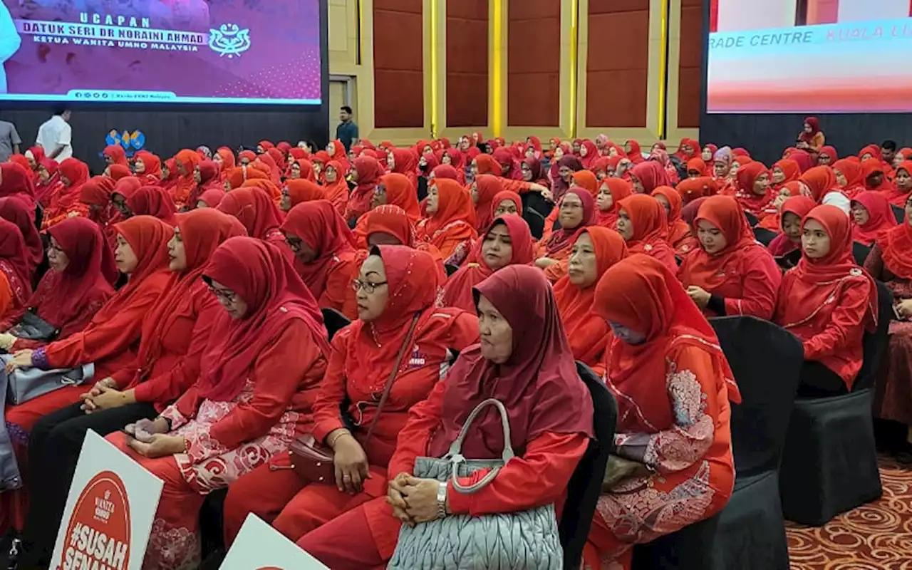 Wanita Umno leaders rally behind Zahid at solidarity gathering