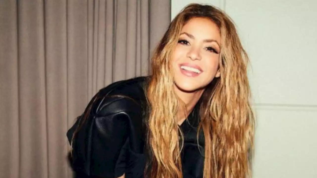 Conquista el regreso a clases con los botines peep toe que Shakira usó en los 2000