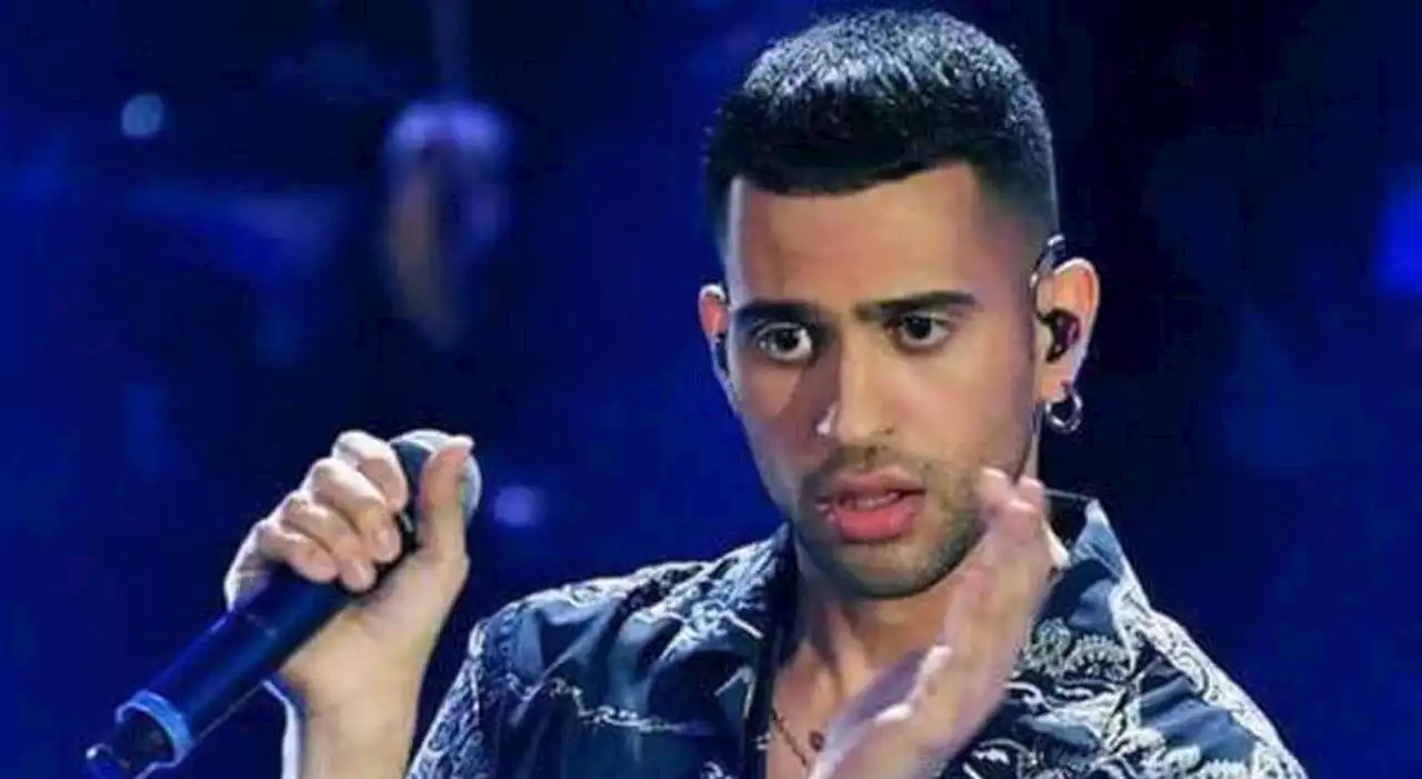 Mahmood, il padre del cantante: «La storia dell'abbandono non è vera: se lui lo pensa cambi cognome»