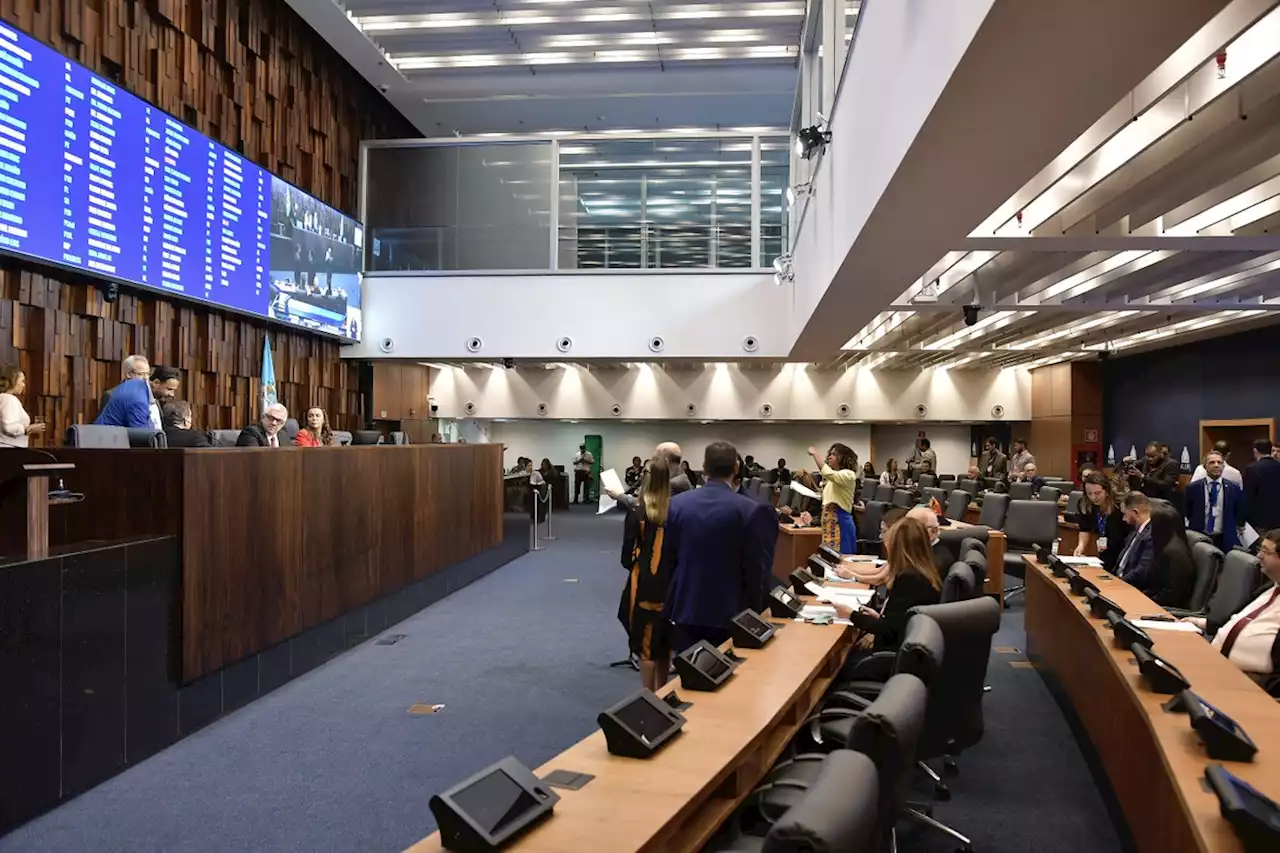 Homenagem à Paula Lavigne provoca barraco entre deputados da Alerj