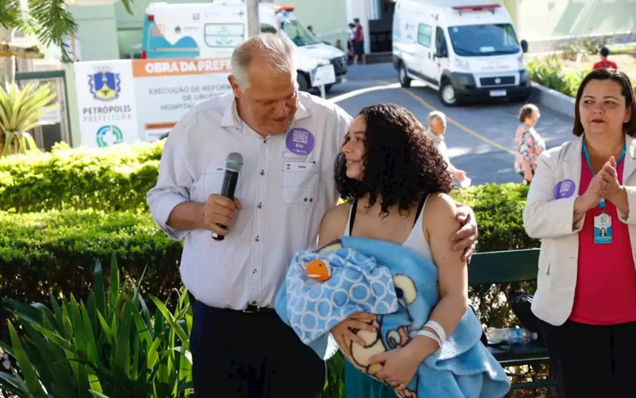 Mães e filhos recém-nascidos no Alcides Carneiro agora têm transporte gratuito para casa | Petrópolis