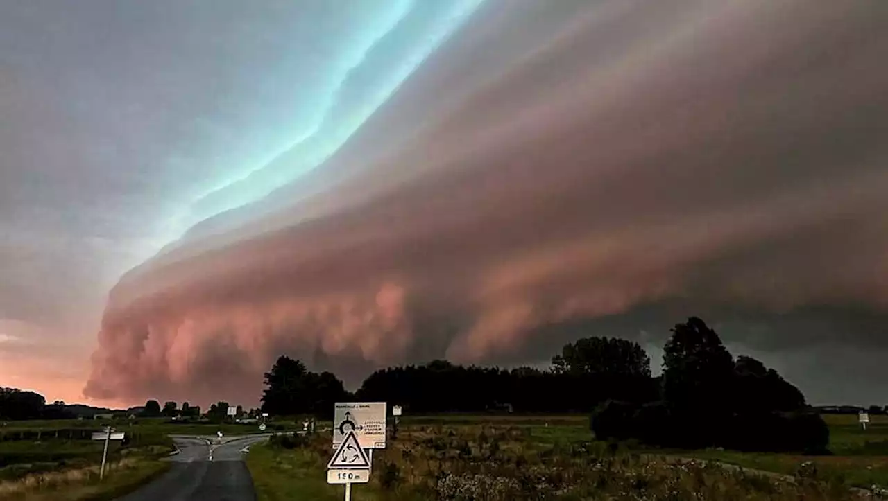 Orages : les images impressionnantes de l’arrivée d'un nuage précédant la tempête en Normandie