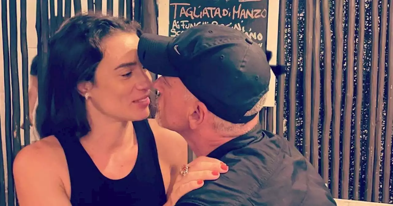 Eros Ramazzotti presenta a su novia 25 años menor que él