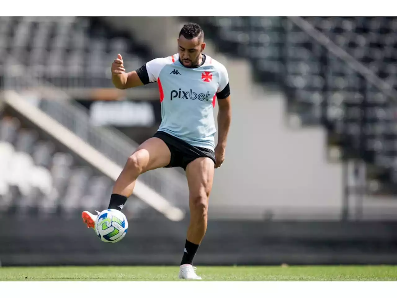 Mesmo se for inscrito pelo Vasco, Payet não vai estrear contra o Palmeiras; entenda