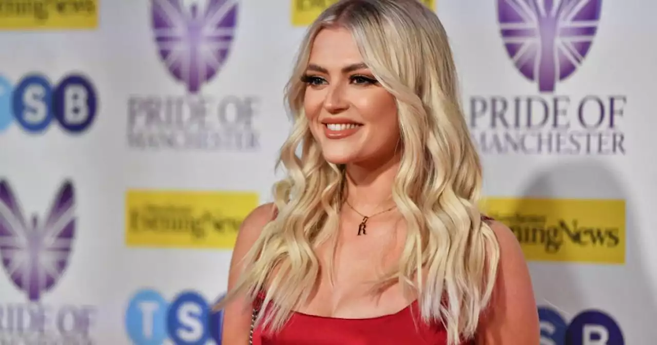 Lucy Fallon reunites with on-screen family in new snap ahead of Corrie return