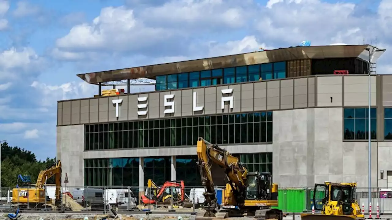 Tesla startet eigenen Bahnshuttle zur Fabrik in Grünheide