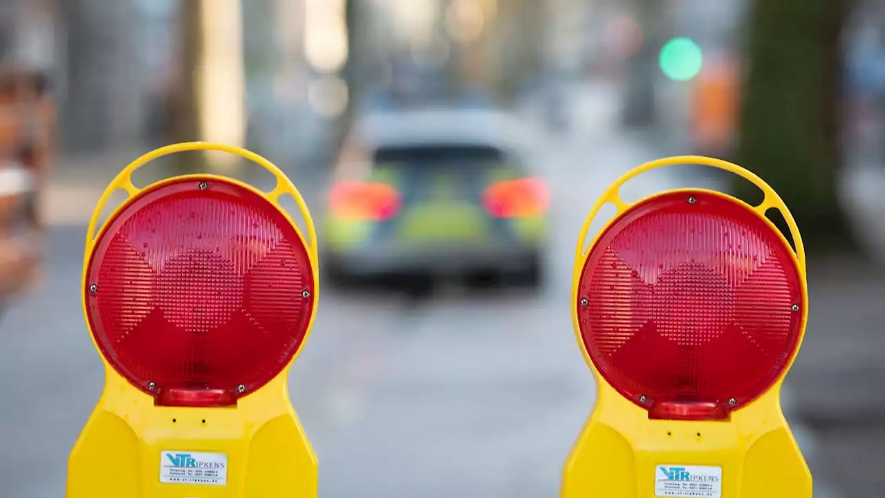 Mann verschanzt sich in Wohnung: Polizei sperrt Ortskern ab