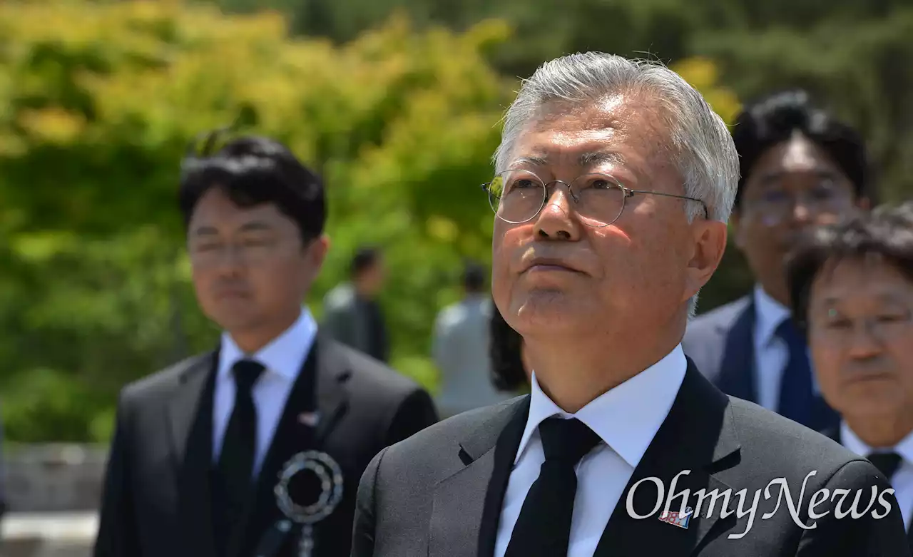 문 전 대통령, 하태경 때문에 한마디... '정부 대응 아주 잘못'