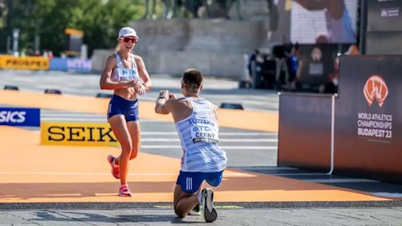 Leichtathletik-WM: Dominik Cerny macht Freundin Hana Burzalova im Ziel einen Heiratsantrag