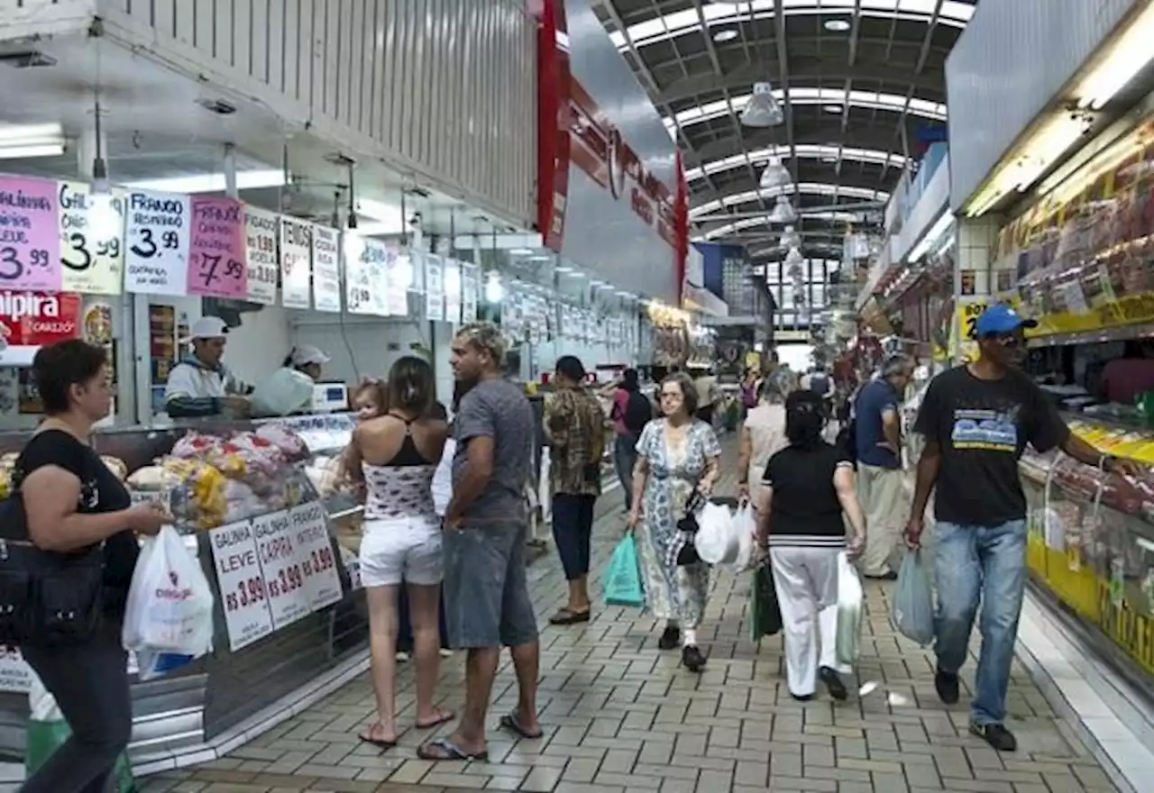 Intenção de consumo das famílias cresce 1,4% e registra maior índice desde 2015