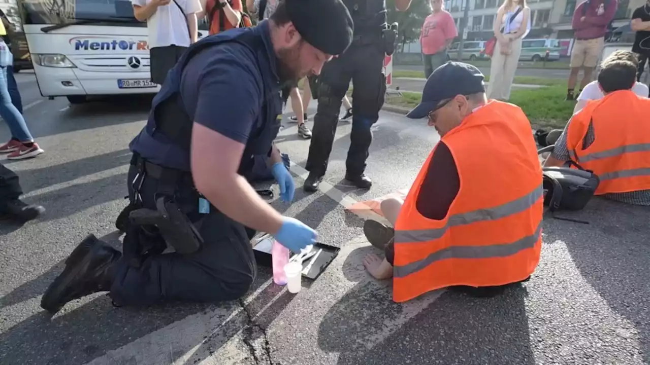 'Protesthochburg' München: Letzte Generation blockiert Verkehr