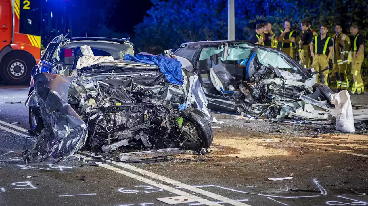 Auto gerät in Gegenverkehr: Fünfter junger Mensch stirbt nach schwerem Unfall in Hannover