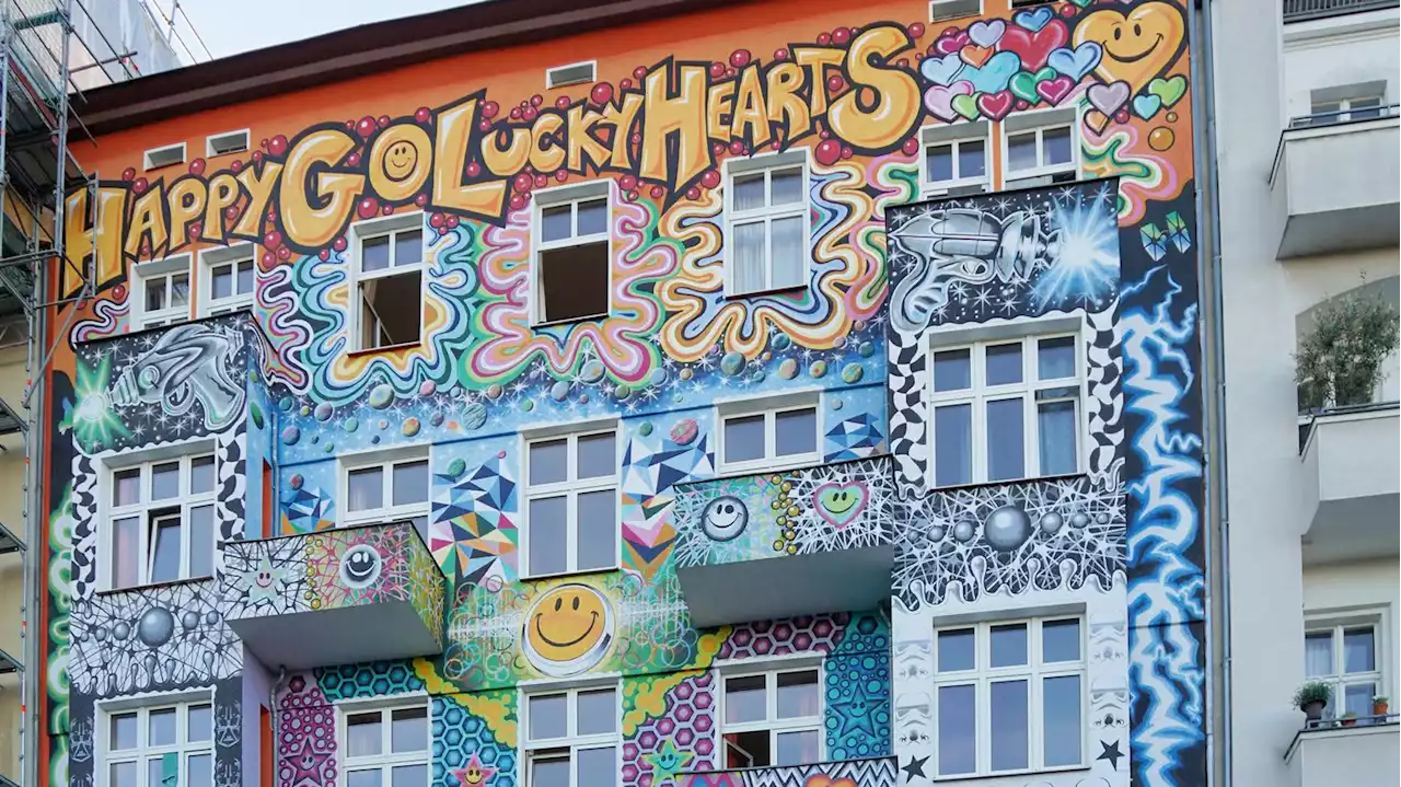 Ultimatum für Hostel in Berlin: Bunte Street-Art-Fassade soll endgültig verschwinden