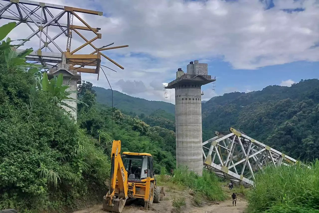 At least 18 killed in Indian railway bridge collapse