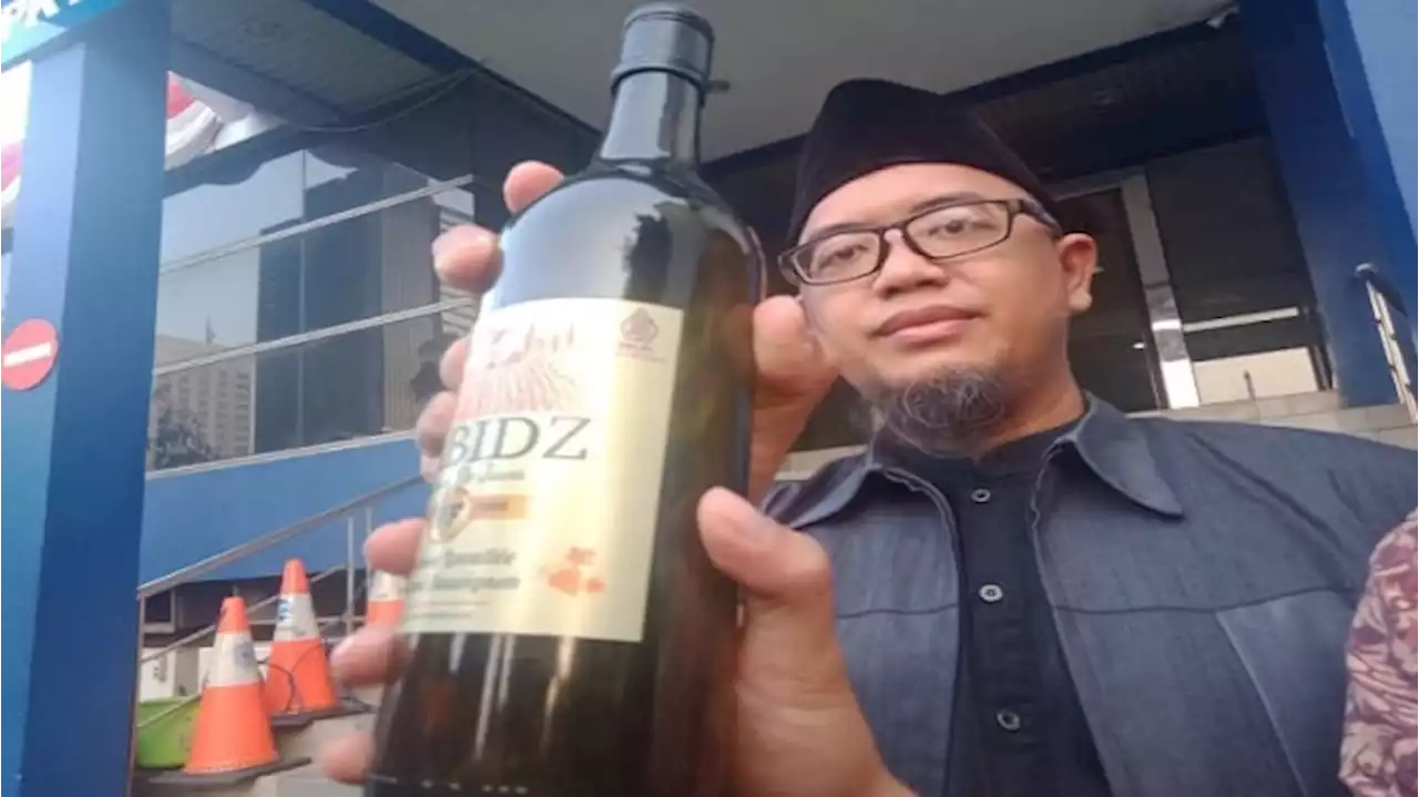 Penjual Red Wine Berlogo Halal Dipolisikan Konsumen karena Merasa Ditipu