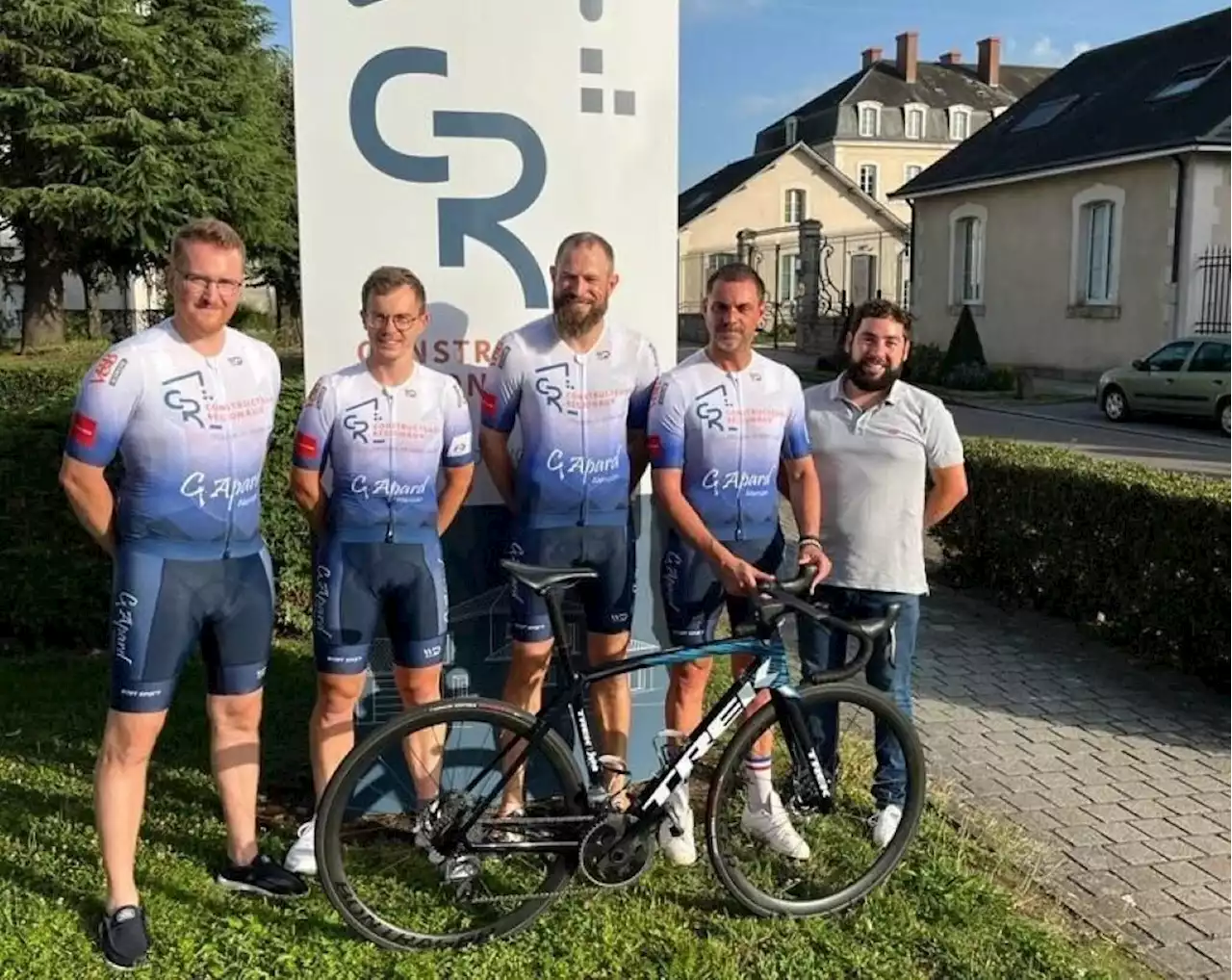 Pour s’aligner aux 24 Heures du Mans vélo, ces entreprises invitent leurs clients