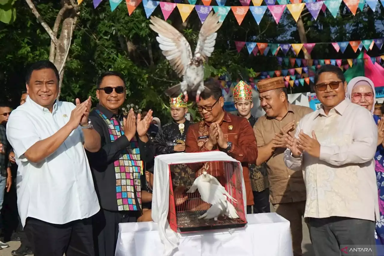 100 pelaku UMKM ramaikan Festival Produk Milenial Danau Perintis