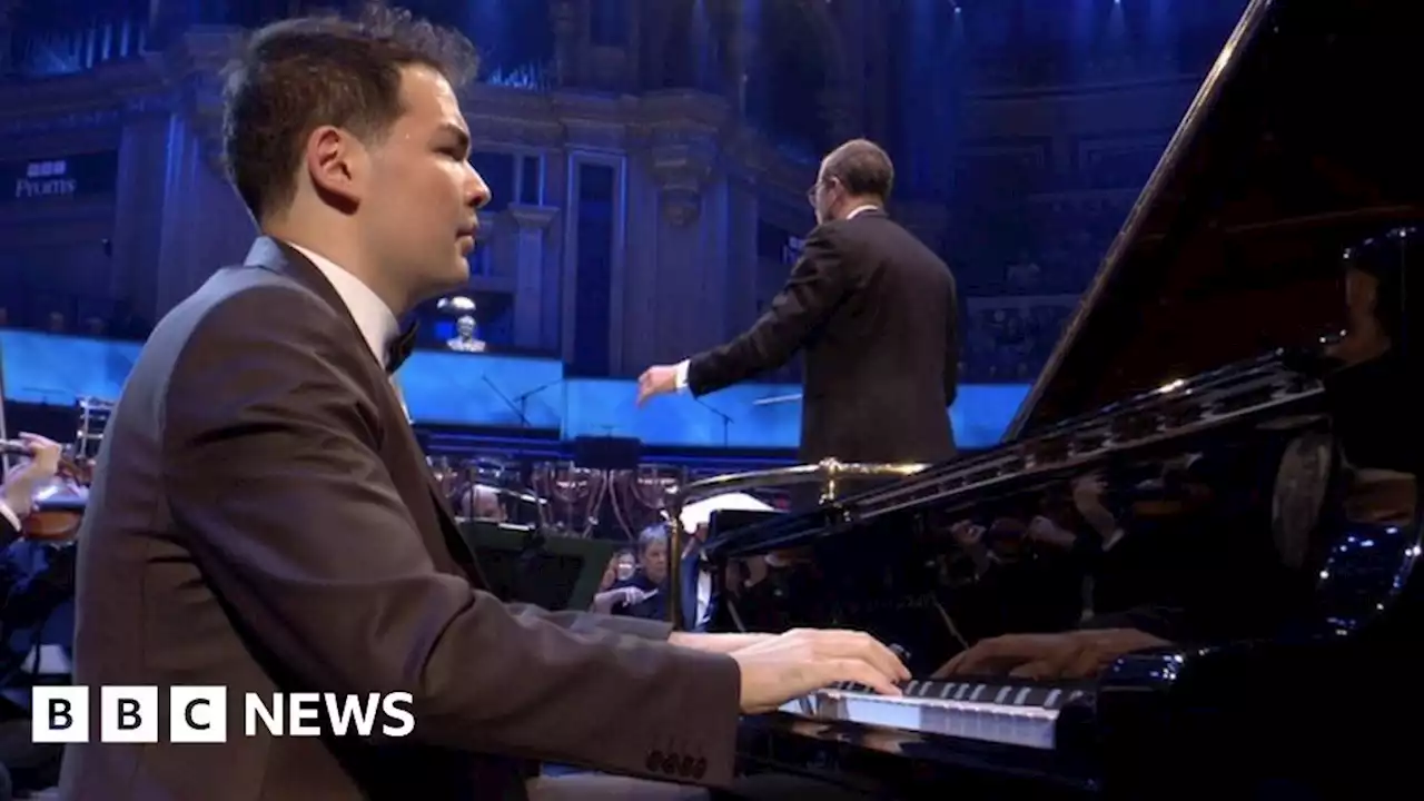 Alim Beisembayev: Pianist's hands shake at last-minute Proms debut