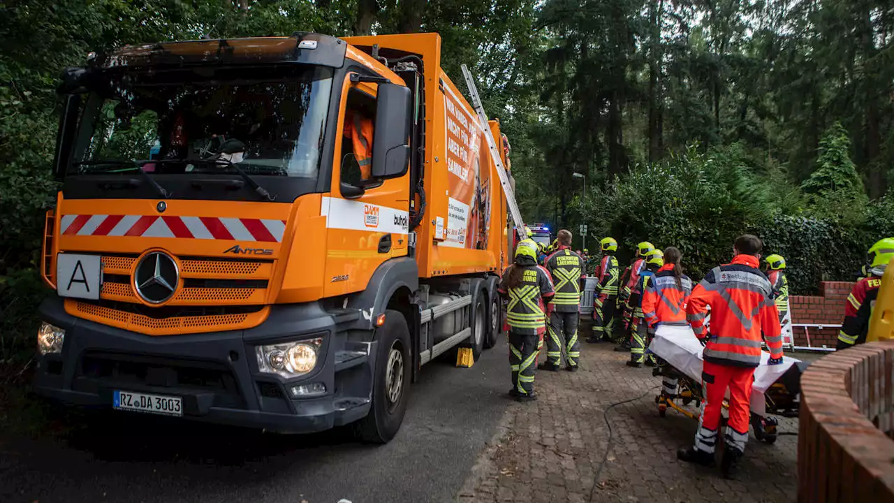 Hamburg: Arbeiter wird in Müllpresse gezogen– in letzter Sekunde gerettet!