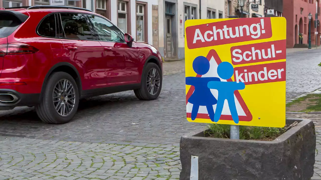 Verkehrsunfall mit Schulkindern: Autofahrer haften meist für Schäden